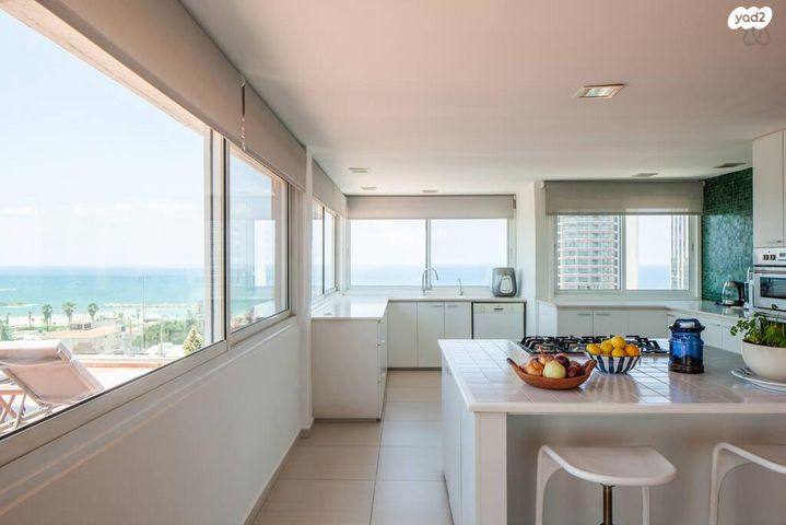 גג/ פנטהאוז, קדושי השואה, הרצליה פיתוח, הרצליה