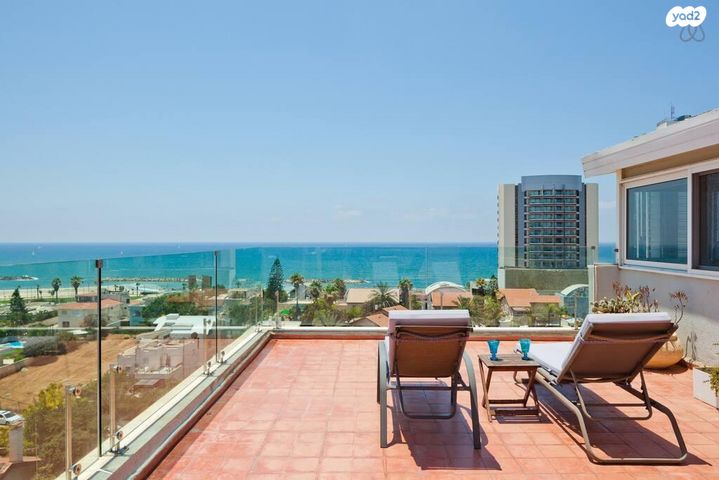 גג/ פנטהאוז, קדושי השואה, הרצליה פיתוח, הרצליה