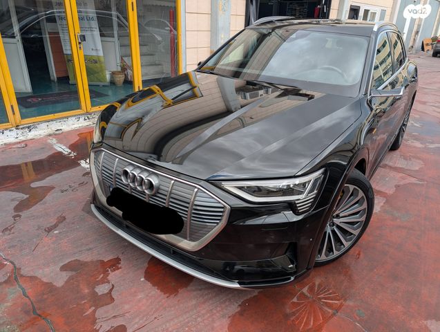 מודעת רכב אאודי E-tron