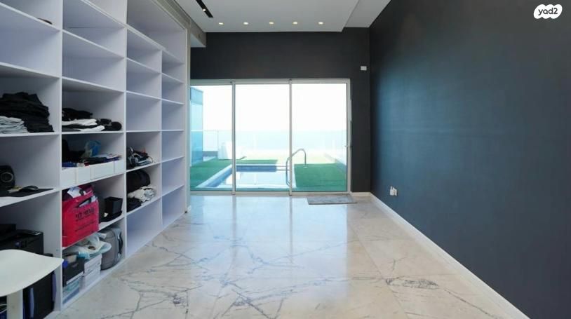 גג/ פנטהאוז, גד מכנס, נתניה