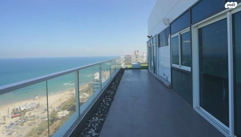 גג/ פנטהאוז, גד מכנס, נתניה