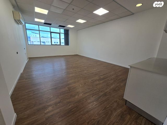 משרדים, אזור תעשיה כרמיאל, כרמיאל