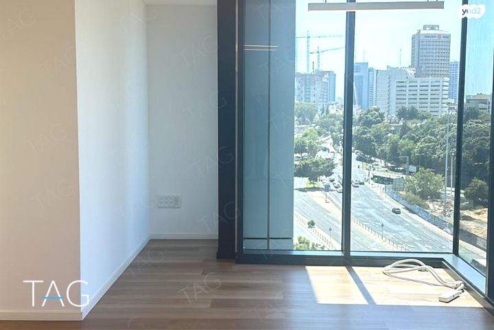 משרדים, דרך מנחם בגין 156, תל אביב יפו