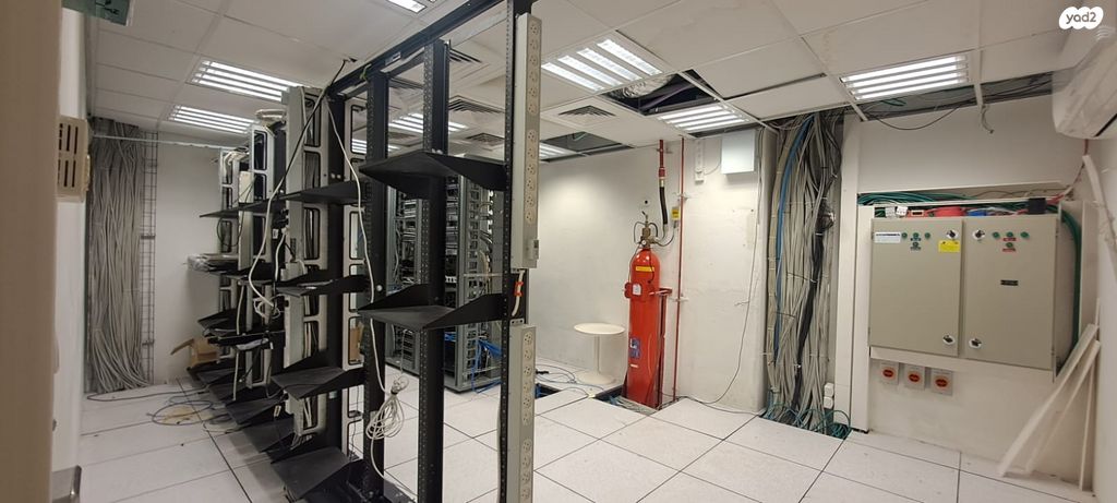 משרדים, אזור תעשיה נווה נאמן, הוד השרון