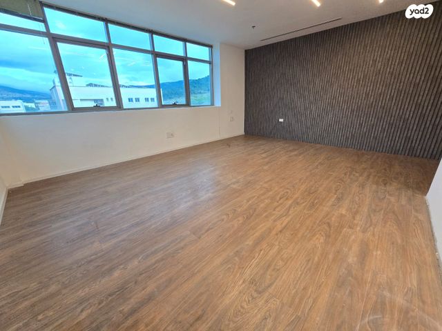 משרדים, אזור תעשיה כרמיאל, כרמיאל