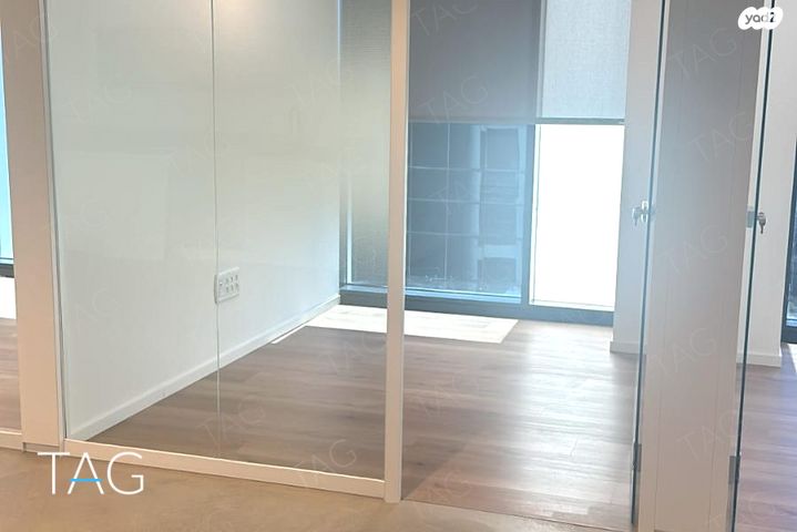 משרדים, דרך מנחם בגין 156, תל אביב יפו