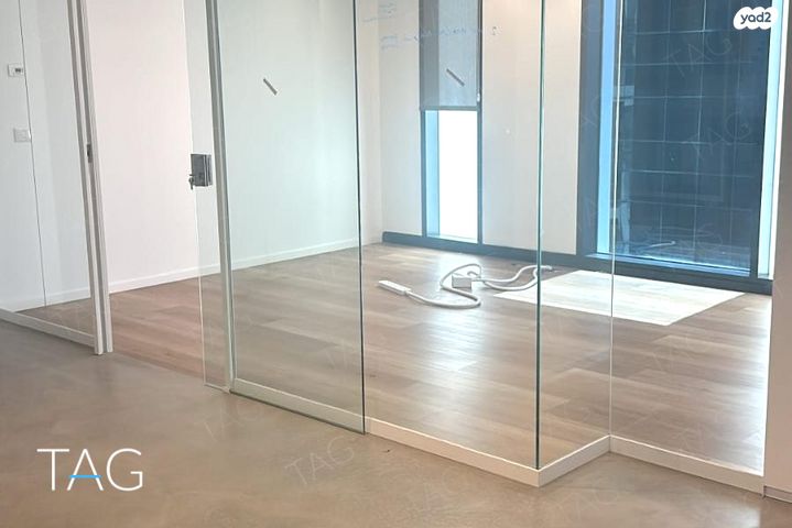 משרדים, דרך מנחם בגין 156, תל אביב יפו