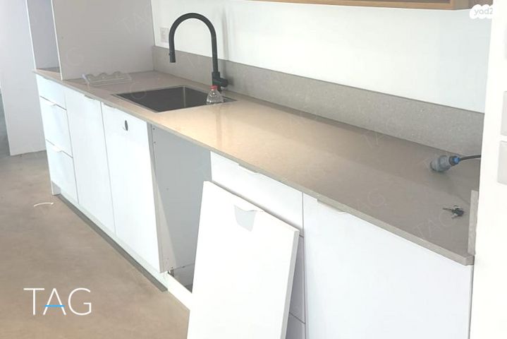 משרדים, דרך מנחם בגין 156, תל אביב יפו