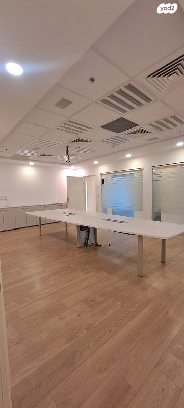 משרדים, אזור תעשיה נווה נאמן, הוד השרון