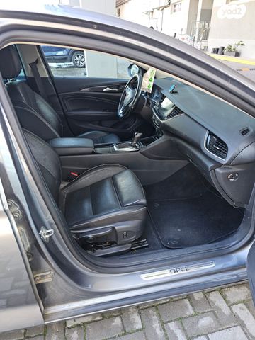 אופל אינסיגניה