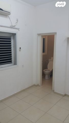 דירה, דרך אבא הלל 32, שכונת גפן, רמת גן