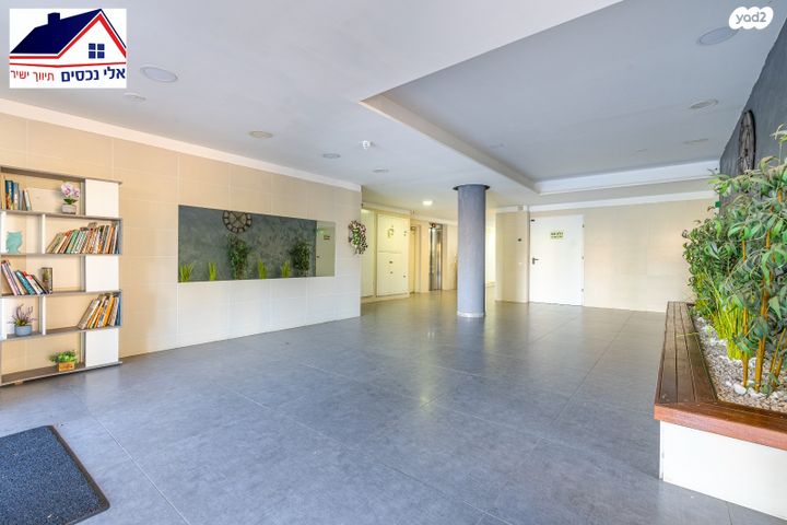 גג/ פנטהאוז, שקד, החורש, חריש