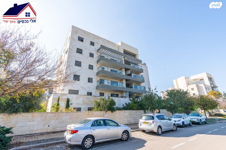 גג/ פנטהאוז, שקד, החורש, חריש