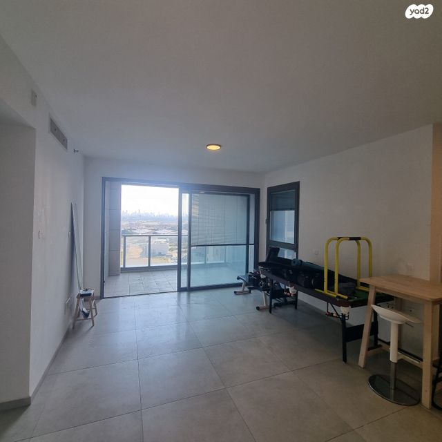 דירה, אריק איינשטיין, הרצליה ב', הרצליה