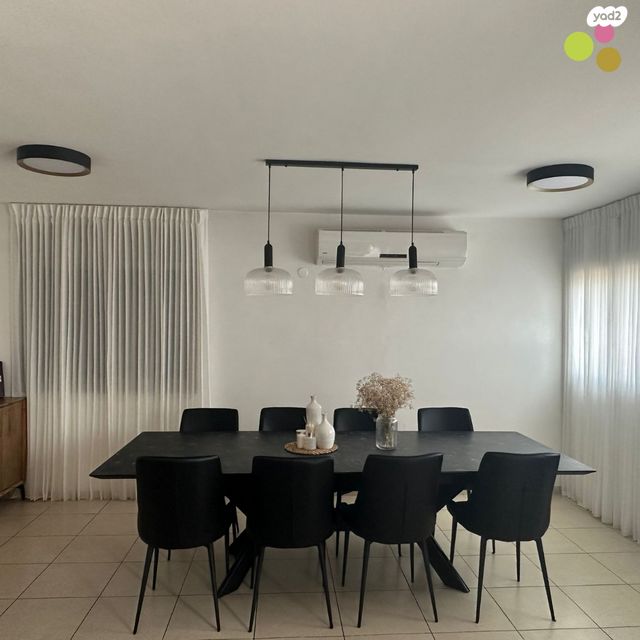 דו משפחתי, מול היקב, זכרון יעקב