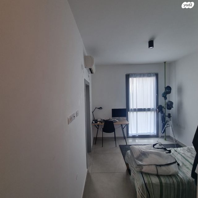 דירה, אריק איינשטיין, הרצליה ב', הרצליה