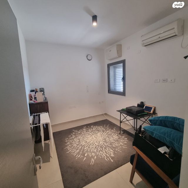 דירה, אריק איינשטיין, הרצליה ב', הרצליה