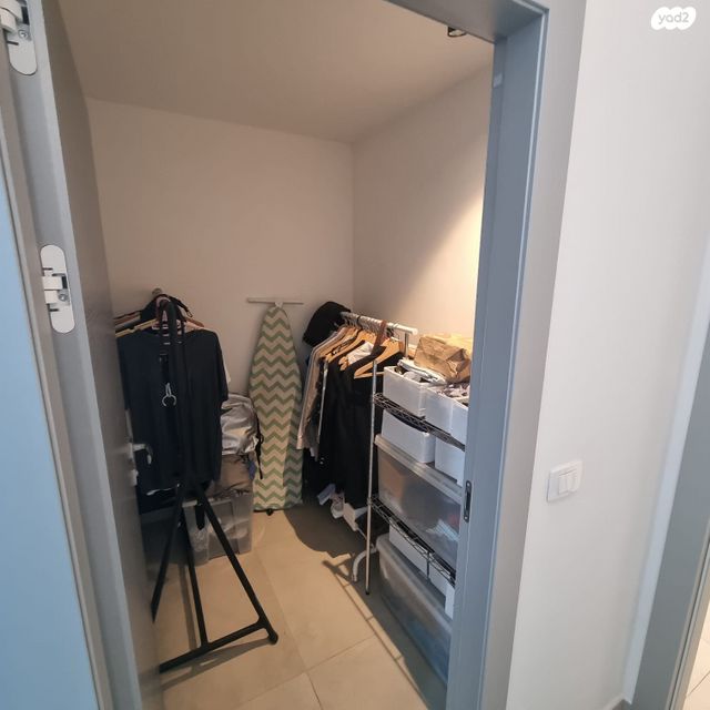 דירה, אריק איינשטיין, הרצליה ב', הרצליה