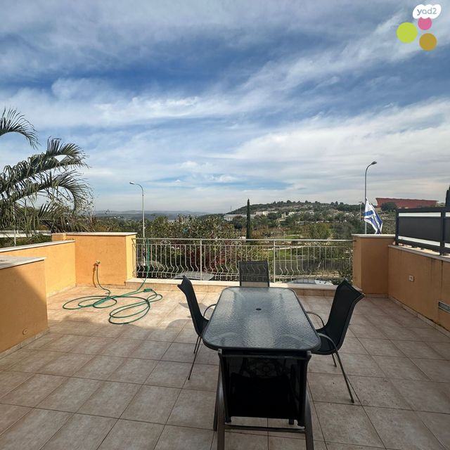 דו משפחתי, מול היקב, זכרון יעקב