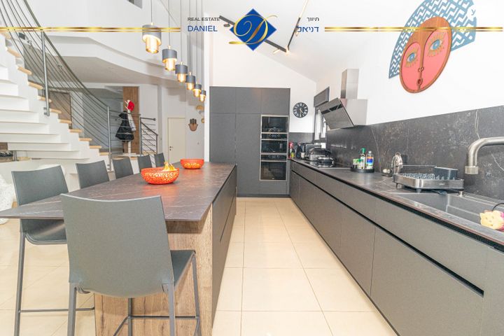 דו משפחתי, הוד הכרמל, דניה, חיפה