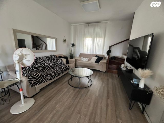 דו משפחתי, שביל הנרקיס, עמידר, נהריה