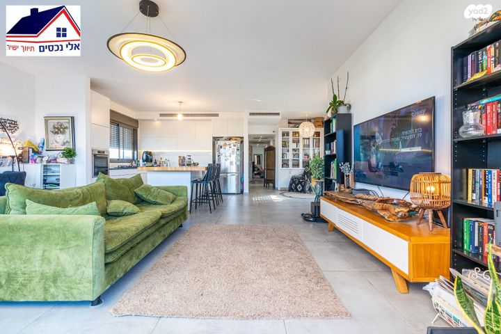 גג/ פנטהאוז, שקד, החורש, חריש