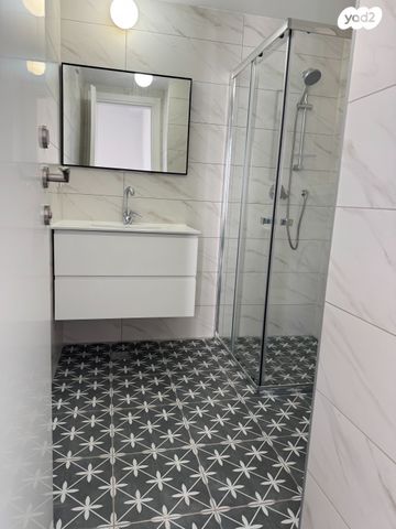 דירה, יצחק שמיר, גבעת שמואל