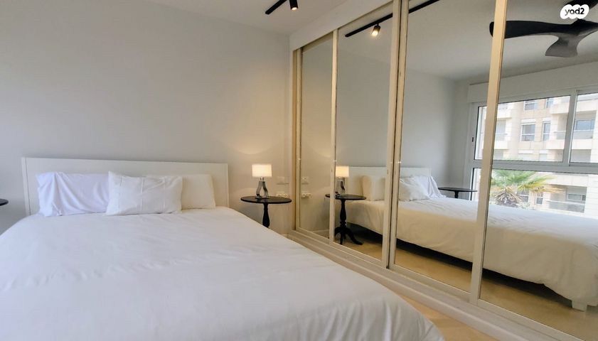 סאבלט, מרינה, הרצליה