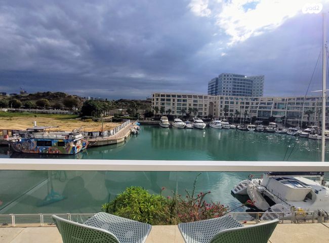 סאבלט, מרינה, הרצליה