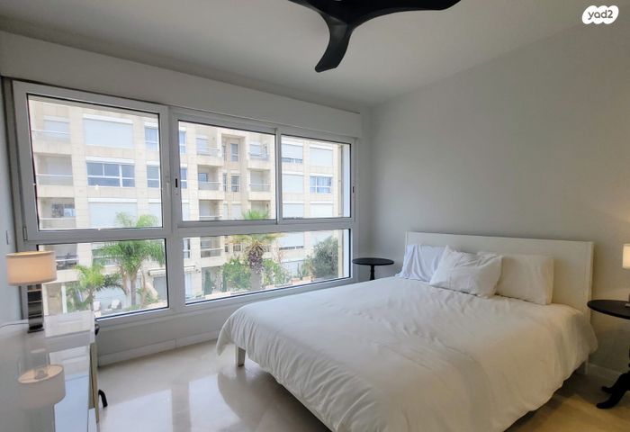 סאבלט, מרינה, הרצליה