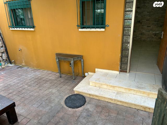 בית פרטי/ קוטג', החרוב 12, שכונה ותיקה - מרכז העיר, מעלות תרשיחא