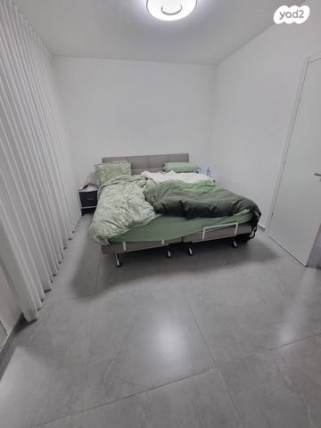 דו משפחתי, נעלה