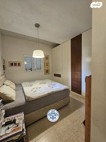 דירת גן, א.ד. גורדון, בני ברק