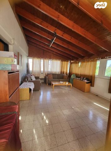 גג/ פנטהאוז, יהוד מונוסון