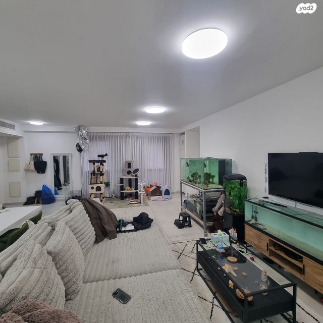 דירה, אריק איינשטיין, הרצליה ב', הרצליה