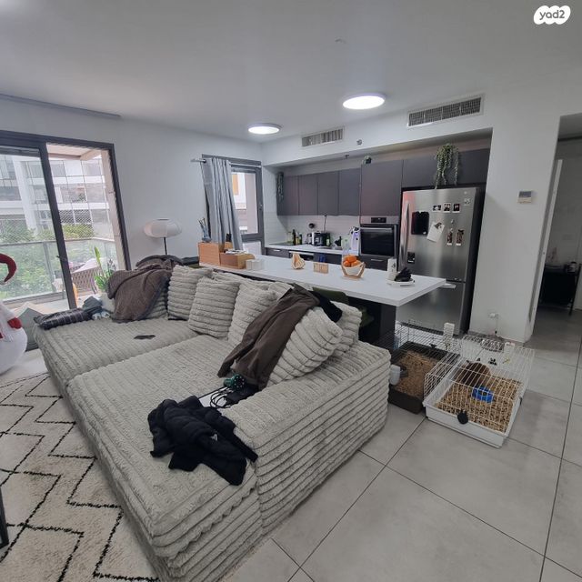 דירה, אריק איינשטיין, הרצליה ב', הרצליה