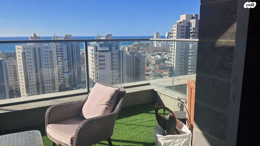 דירה, הדודאים, עין הים, חדרה