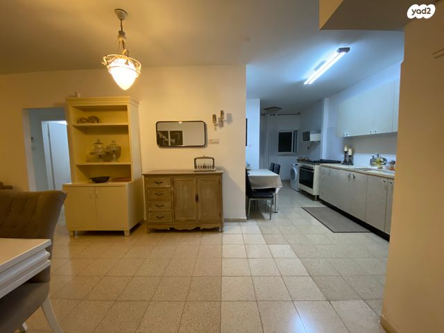 דירה, שדרות בר יהודה, יגאל אלון, קרית מלאכי