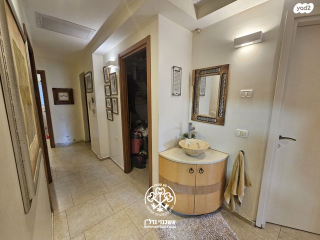 דירת גן, א.ד. גורדון, בני ברק