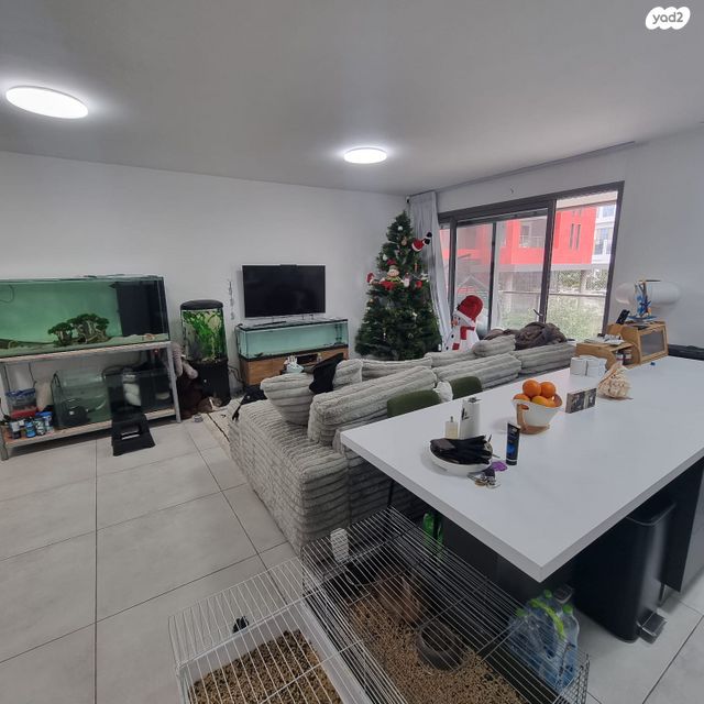 דירה, אריק איינשטיין, הרצליה ב', הרצליה