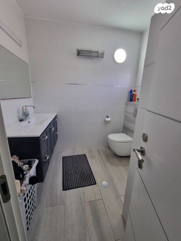 דו משפחתי, נעלה