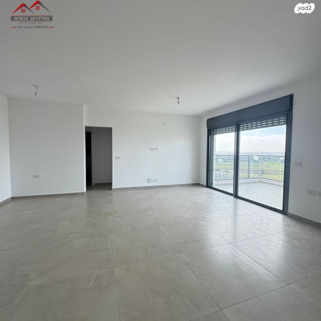 דירה, כרמי הנדיב, אחוזת רוטנר, קרית מלאכי