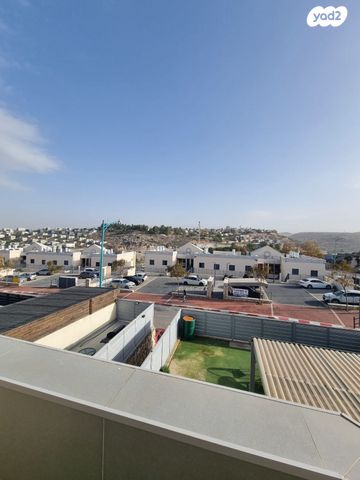 דו משפחתי, נעלה