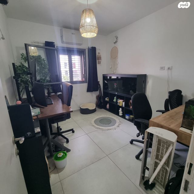 דירה, אריק איינשטיין, הרצליה ב', הרצליה