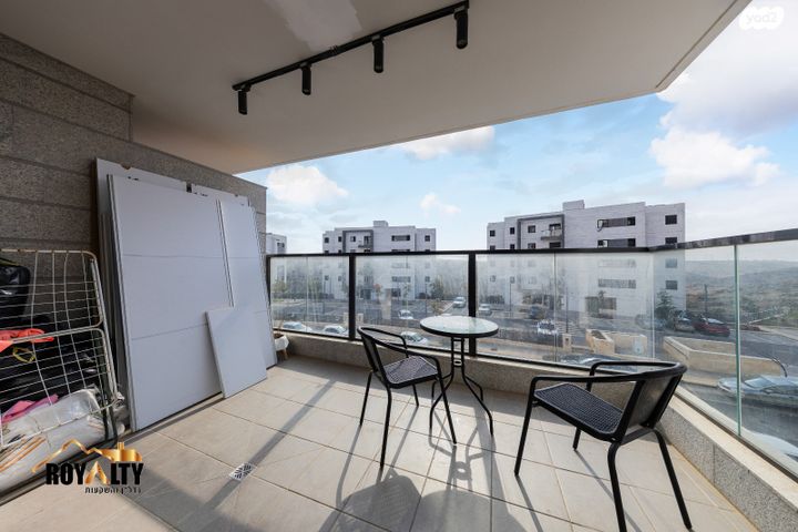 דירה, שמואל הנביא, פסגות אפק, ראש העין