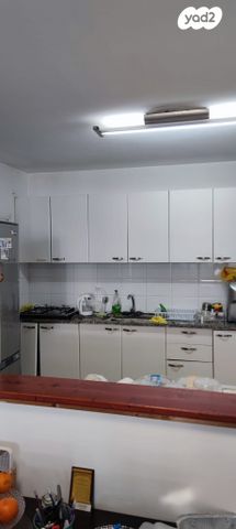 דירה, הנדיב, הרצליה