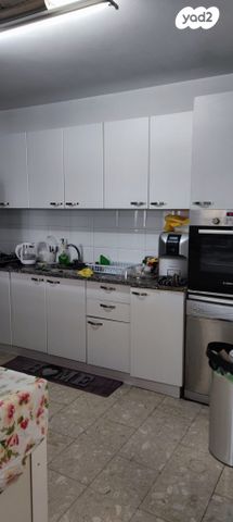 דירה, הנדיב, הרצליה