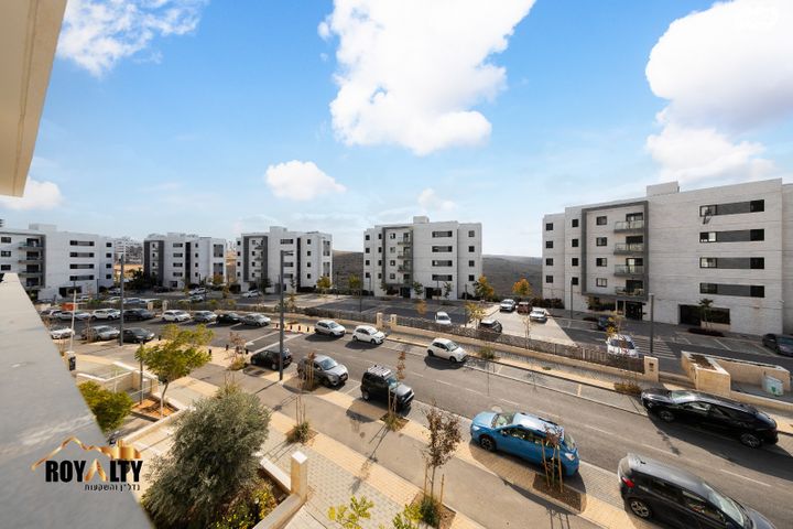 דירה, שמואל הנביא, פסגות אפק, ראש העין