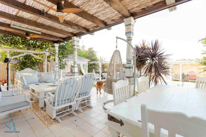 משק חקלאי/ נחלה, בית עובד