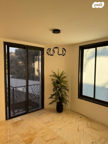 דו משפחתי, שלומציון המלכה, הרצליה פיתוח, הרצליה